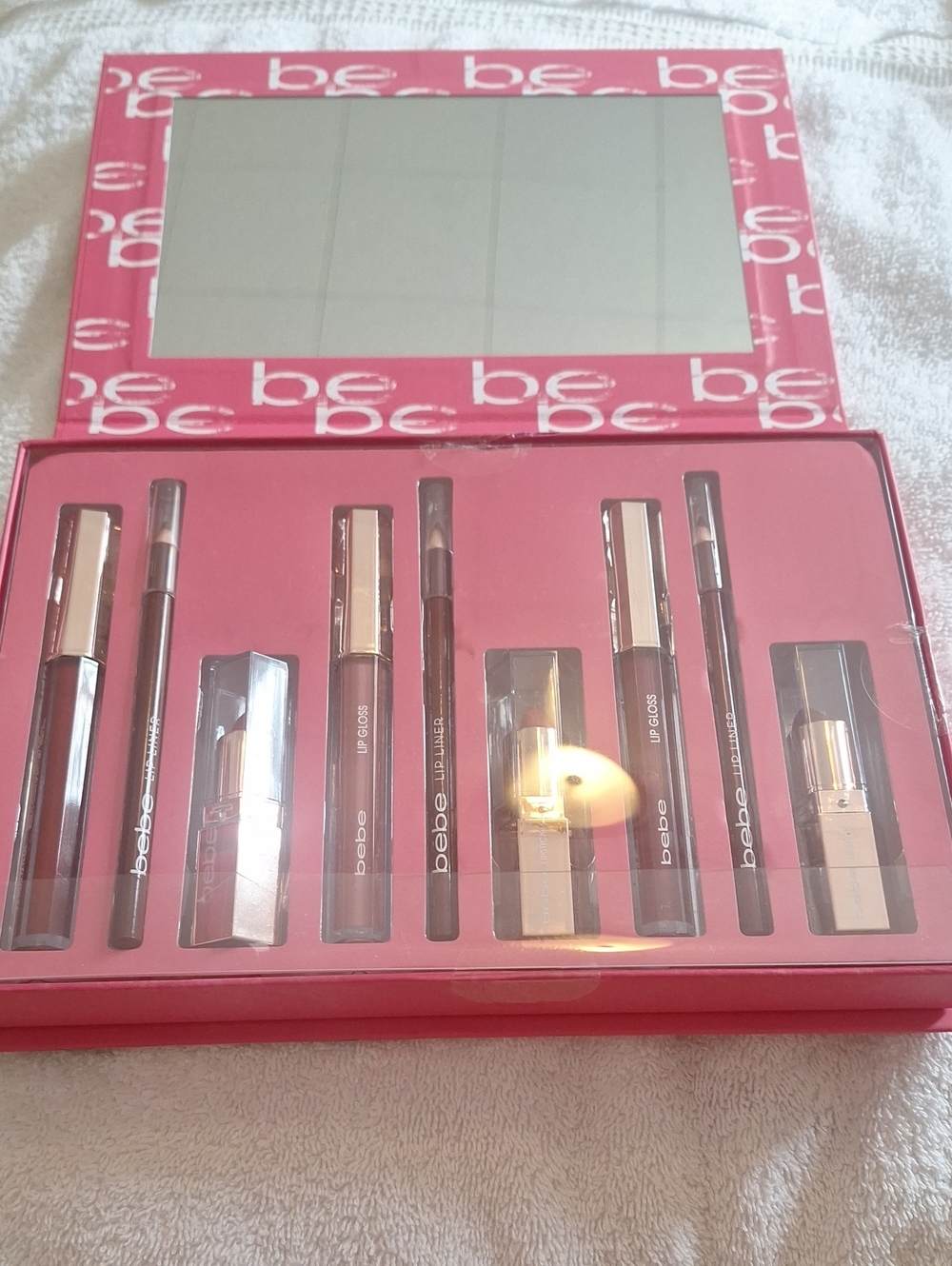 bebe - Picture 5 of 7